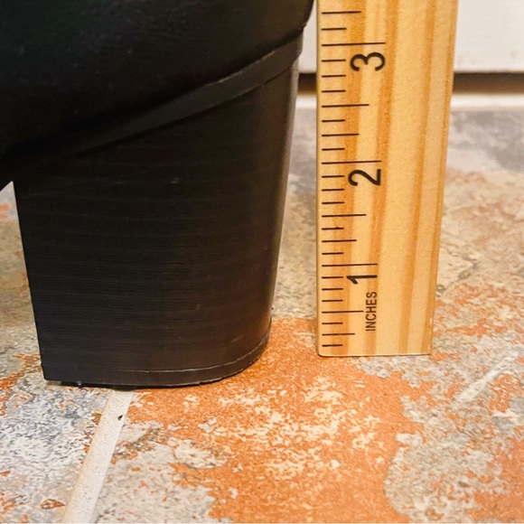 🥤Sassy Black Soda Metal Laced Fur Heeled Booties! - Picture 7 of 12